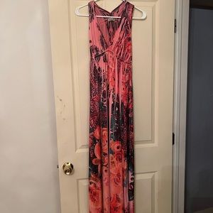 One world dress. Great condition. Soft and stretchy material.